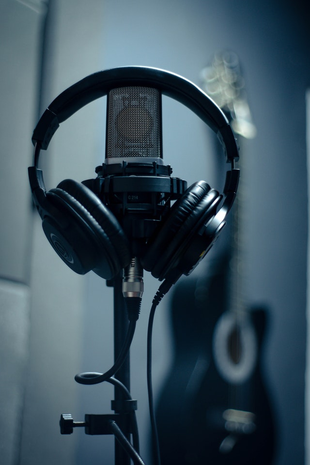 Microphone Feedback Loop