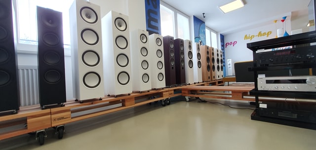 Best Speakers for Onkyo TX-8270
