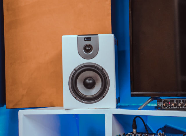 Best Speakers for Rotel RA-02
