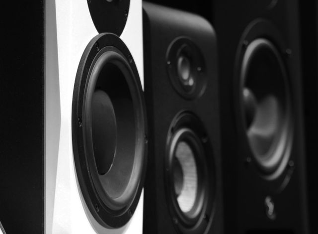 Best Speakers for Roksan K3 Amp